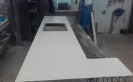 Produktion - Lime Delight Silestone Arbeitsplatte mit Ausklinkung