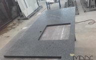 Produktion - 4130 Clamshell Caesarstone Arbeitsplatten in 1,3 cm