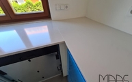 Ausklinkungen in der Miami White Silestone Arbeitsplatten