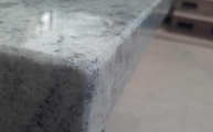 Produktion - Cielo White Granit Arbeitsplatte in 3 cm Stärke