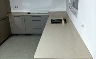 Küche in Heilbronn mit 5220 Dreamy Marfil Caesarstone Arbeitsplatten