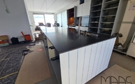 Montage der Dark Marquina Keramik SapienStone Arbeitsplatte in Koblenz